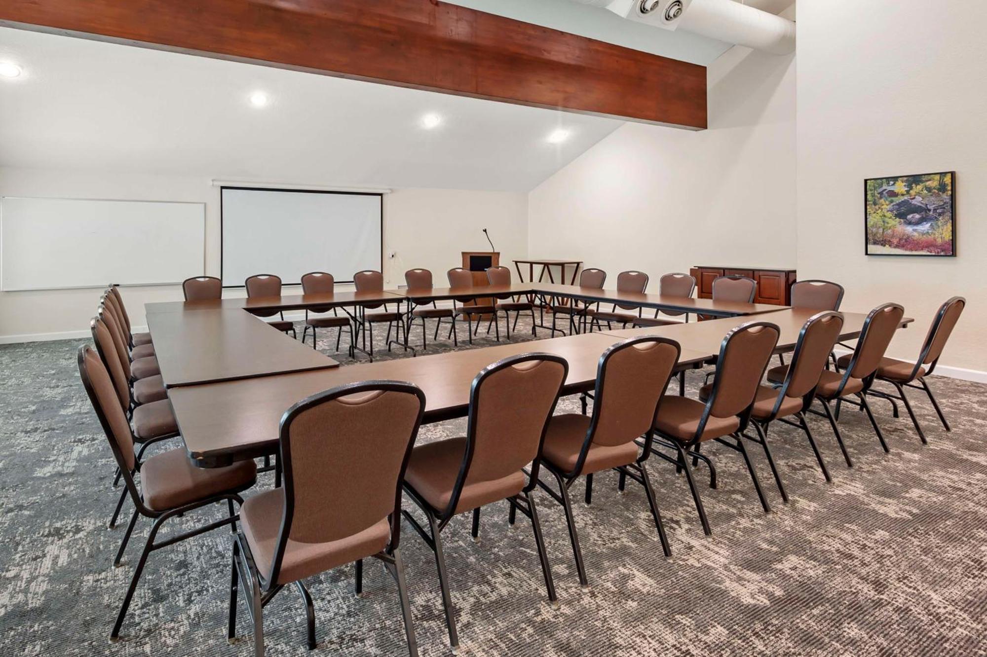 Best Western Plus Eagle Vail Airport Ngoại thất bức ảnh