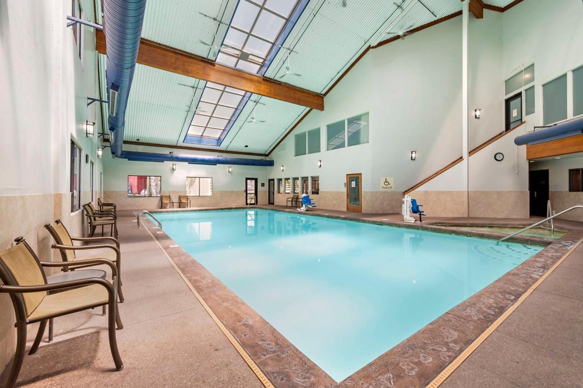 Best Western Plus Eagle Vail Airport Ngoại thất bức ảnh